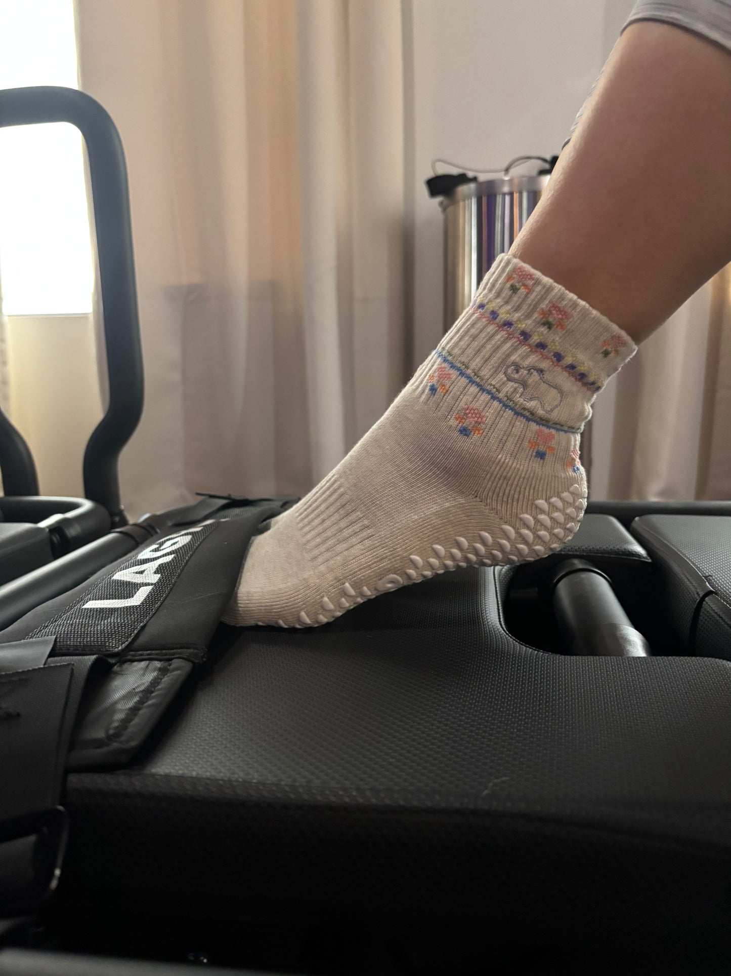 Kaleido grip socks
